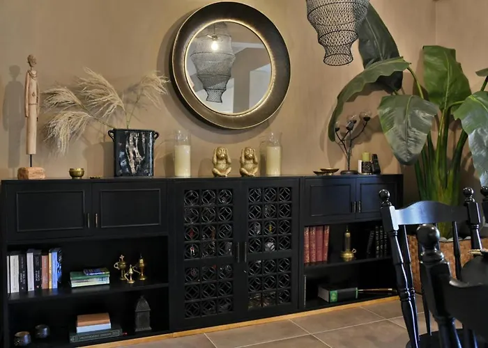 Pepromeno Luxury Apartment In The City Center